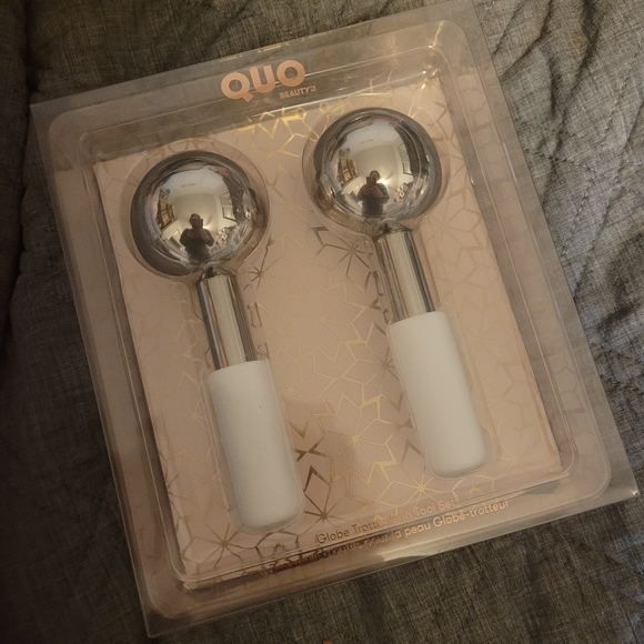 Quo Beauty Cooling Globes - Picture 2 of 3